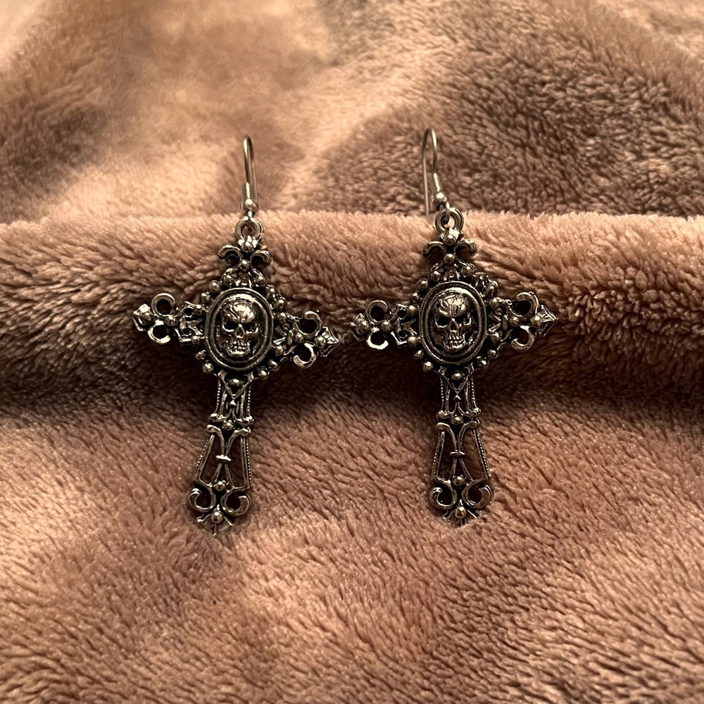 GOTHIC Antique-Silver Filigree Skull Oversized Cross Dangle Earrings